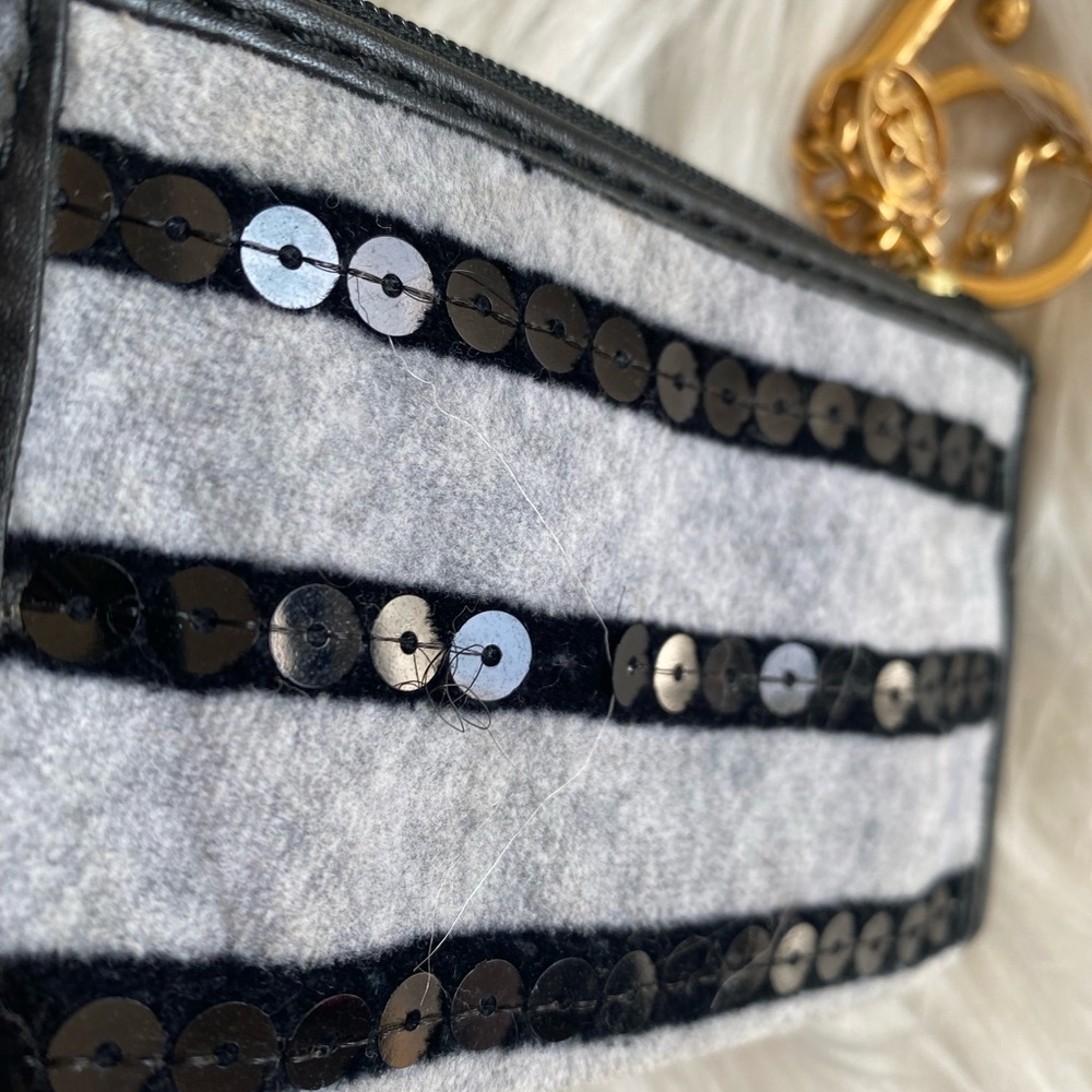 Juicy couture velour coin purse - Picture 3 of 4
